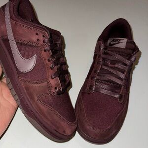 Nike Dunks Burgundy Sneakers